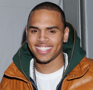 Chris Brown 300x289 Chris Brown traži pomoć od fanova