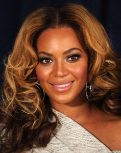 Beyonce jedva izbegla saobraćajnu nesreću Beyonce 237x300 Beyonce jedva izbegla saobraćajnu nesreću