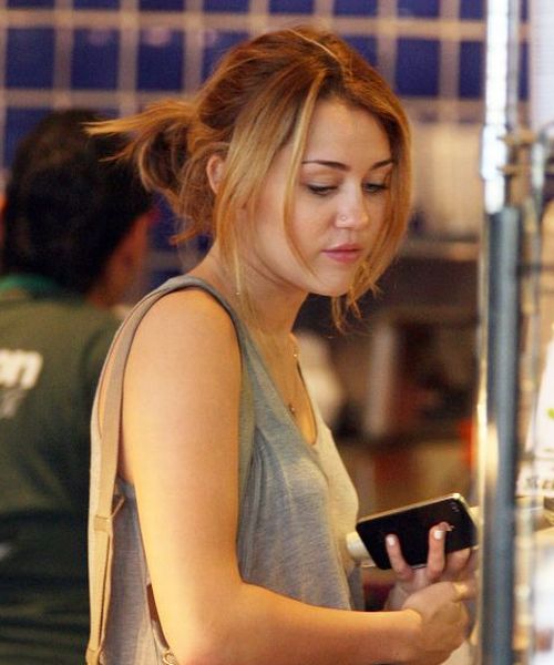 Miley voli zdravu hranu! Miley Cyrus 004 Miley voli zdravu hranu!