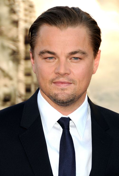 Leonardo DiCaprio Leonardo Dicaprio postaje Jevrejin da bi mogao da oženi Bar Refaeli