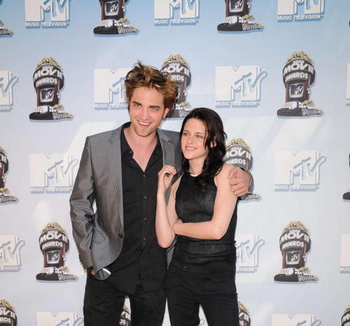 Robert Pattinson:Moja ljubavna scena sa Kristen je neverovatno dobra SIPA sipausa30039001 0004631 Robert Pattinson:Moja ljubavna scena sa Kristen je neverovatno dobra