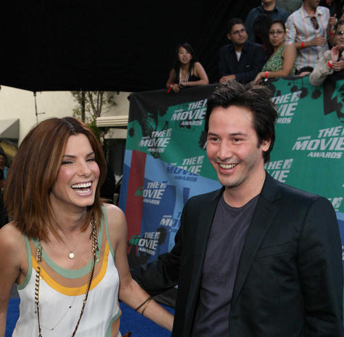 SIPA sipausa30013541 000212 Keanu Reeves teši Sandru Bullock