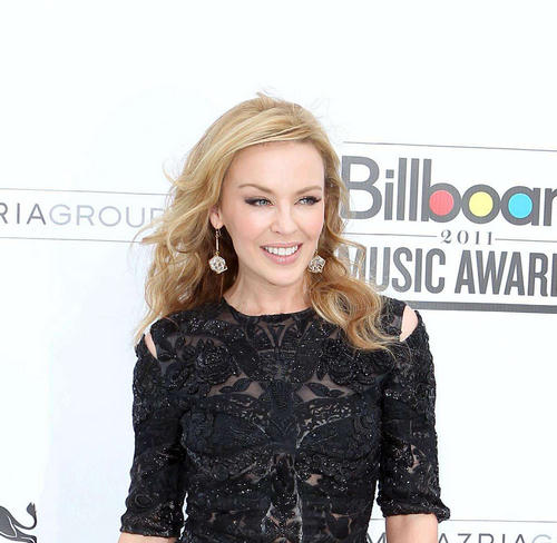 Kylie Minogue želi saradnju s sestrom Dannii Kylie Minogue Kylie Minogue želi saradnju s sestrom Dannii