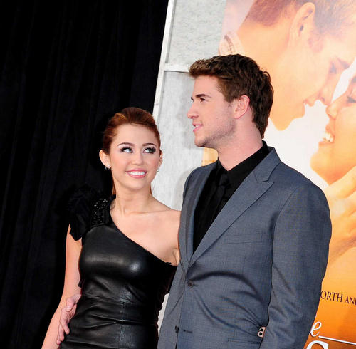 Miley Cyrus Liam Hemsworth 02 Miley Cyrus se definitivno vratila Liamu Hemsworthu