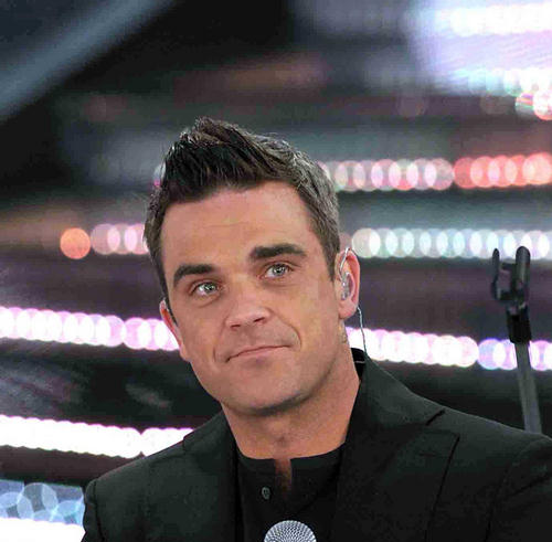 Robbie Williams voli kola, ali ne zna da vozi Robbie Williams 01 Robbie Williams voli kola, ali ne zna da vozi