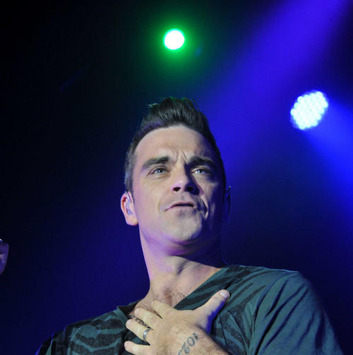 Robbie Williams 01 Robbie Williams prijateljevog sina od malih nogu uči psovkama