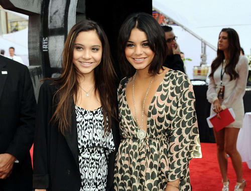 Vanessa Hudgens 04 Vanessa Hudgens 04 Vanessa Hudgens povela sestru na premijeru