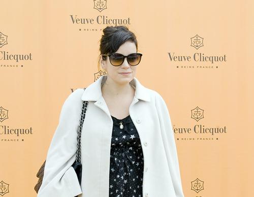 Stars Attends Veuve Cliquot Gold Cup Final FP 7610338 BIG VeuvePolo 03 08 Lily Allen na Twitteru objavila sliku svog trudničkog stomaka