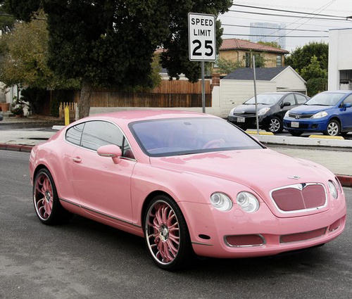 Paris Hilton 01 Paris Hilton 01 Paris Hilton uništava imidž kompanije Bentley?