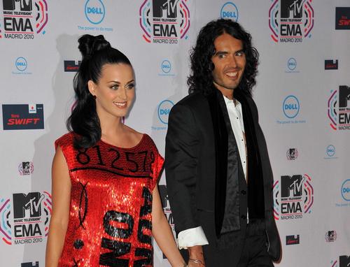 MADRID : MTV European Music Awards 2010 Arrivals Katy Perry Russell Brand 00001 Russell Brand ponovo vodi Katy Perry u Indiju da ojačaju svoj brak