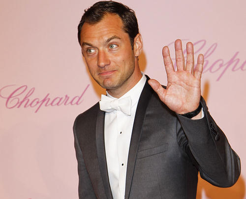 FP_7324390_API_Chopard_04_21 FP 7324390 API Chopard 04 21 Jude Law: Gluma mi dopušta da budem kreativan i ekscentričan