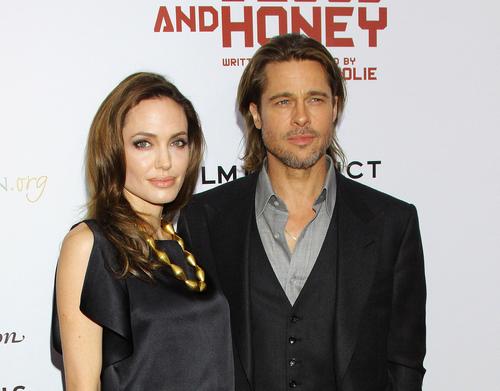 Angelina Jolie Debuts 'In the Land of Blood and Honey' FP 8250527 Jolie IntheLandofBloodHoney NYC 19 22 Brad Pitt pozvao Jennifer Aniston na druženje, želi da joj upozna dečka