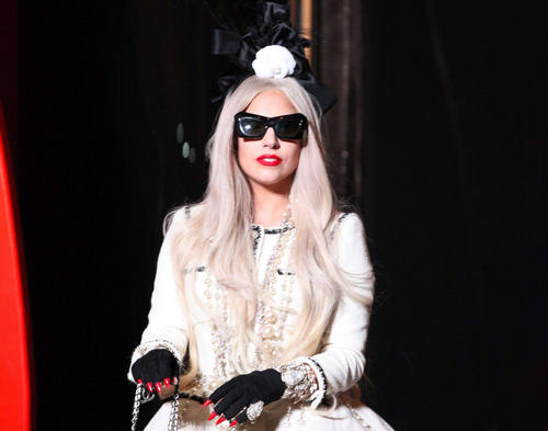 Lady GaGa Lady GaGa Lady GaGa, Justin Bieber i George Clooney su najveći dobrotvori među slavnima