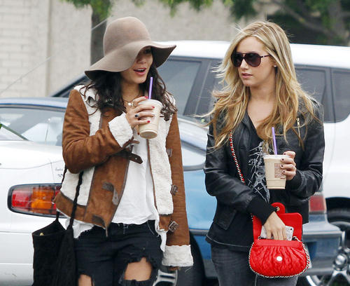 Vanessa Hudgens Ashley Tisdale 02 BFF: Vanessa Hudgens i Ashley Tisdale u zajedničkom šopingu