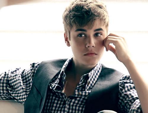 justin-bieber-beauty-book justin bieber beauty book Lepotom protiv raka: slavne lepotice i Justin Bieber u kampanji protiv opake bolesti