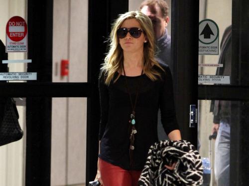 Has Ashley Tisdale Got A New Man? FP 8349650 Tisdale Ashley BJJFF 01 28 Ashley Tisdale: spremna za nove pobede!