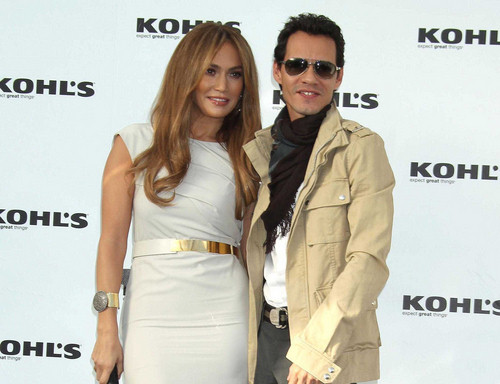 Jennifer_Lopez_Marc_ Anthony_01 Jennifer Lopez Marc Anthony 01 Nisu na ratnoj nozi: J Lo i Marc Anthony došli na društveni događaj držeći se za ruke