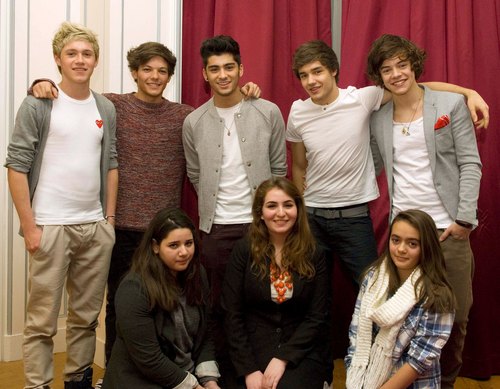 Exclusive: One Direction's Valentine's Day Meet And Greet FFN VisualFF One Direction exc 021412 8770463 One Direction tuži američki rok bend?