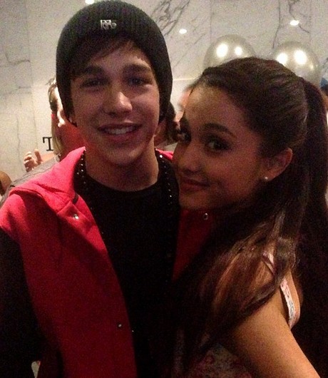 e560e72088f411e2984e22000a9d0de0 7 Svi vole Austina Mahonea: Mladi pevač otkriva svoje omiljene slavne prijatelje