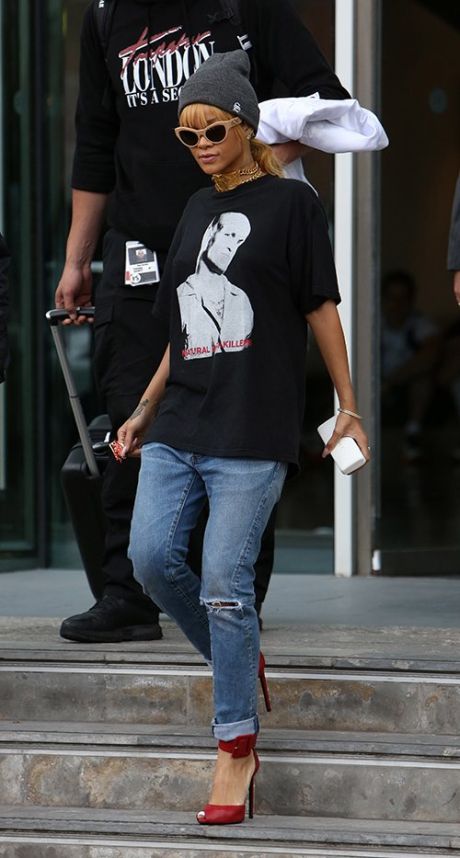 rihanna 061313 4 Rihanna: Nasmejana u Mančesteru