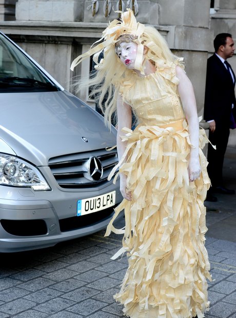 FFN Lady Gaga FFUK 102813 51245582 Bela kao kreč: Lady Gaga u još jednom čudnom izdanju!