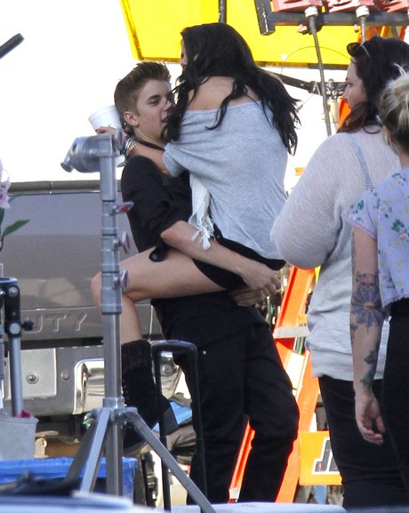 FFN Bieber Gomez LRR 042112 9004218 Najluđa glasina: Objavljeno da Selena čeka blizance sa Justinom!